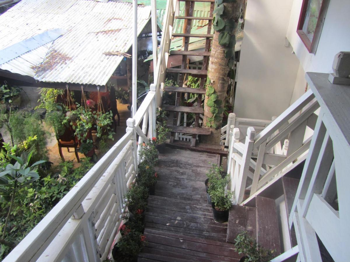 Islandfront Cottages And Restaurant Эль-Нидо Экстерьер фото